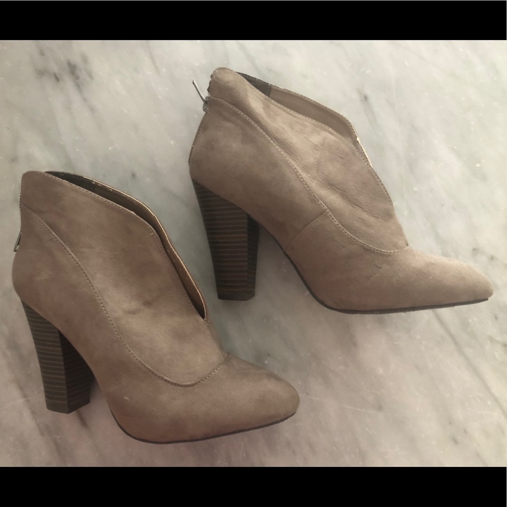 Slit front gray suede booties